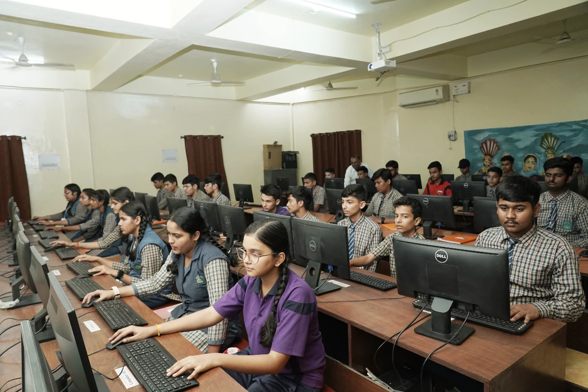 facilities-computer-lab